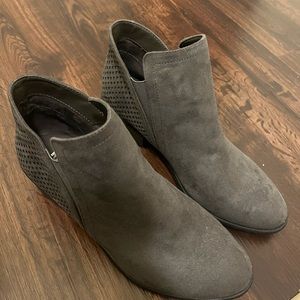 Mia Size 9W booties